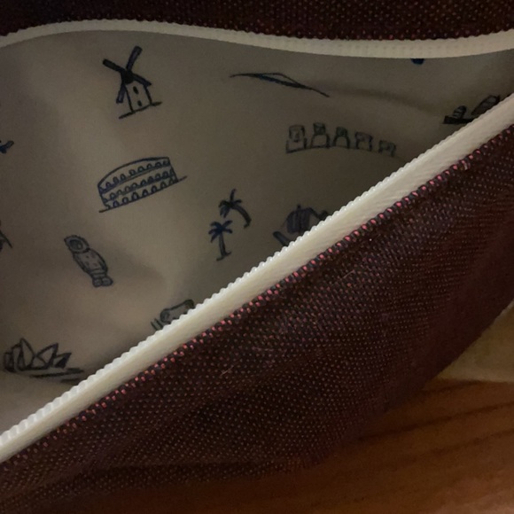 NEW HARRY'S Water resistant toiletries bag red/black - Picture 4 of 8